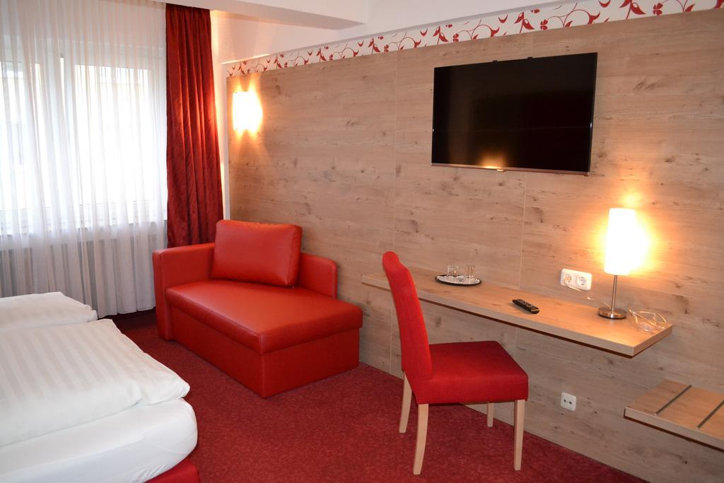 Hotel Minerva Garni Дюссельдорф Экстерьер фото
