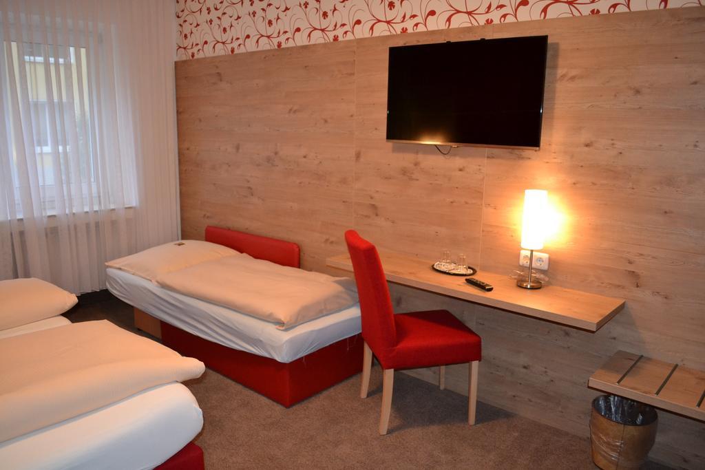 Hotel Minerva Garni Дюссельдорф Экстерьер фото