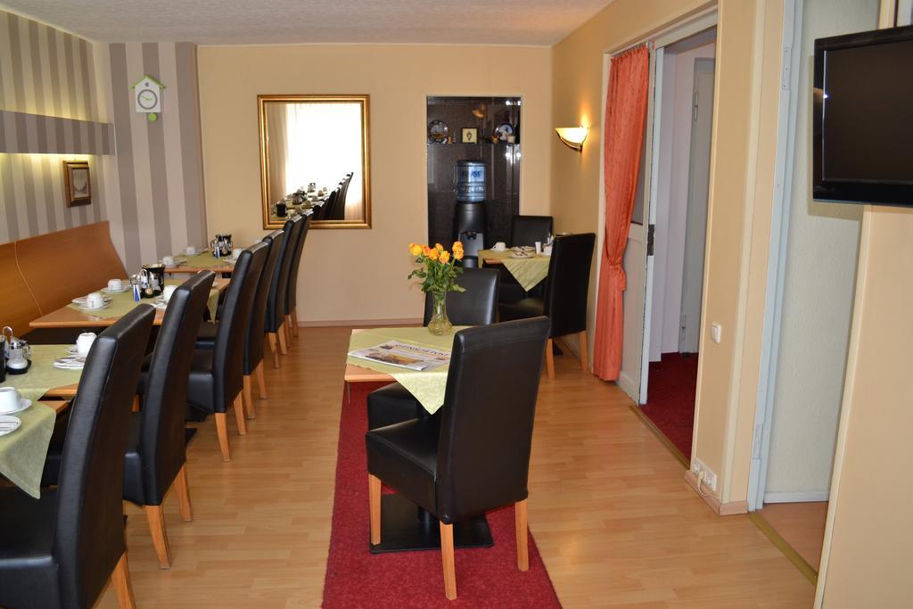 Hotel Minerva Garni Дюссельдорф Экстерьер фото