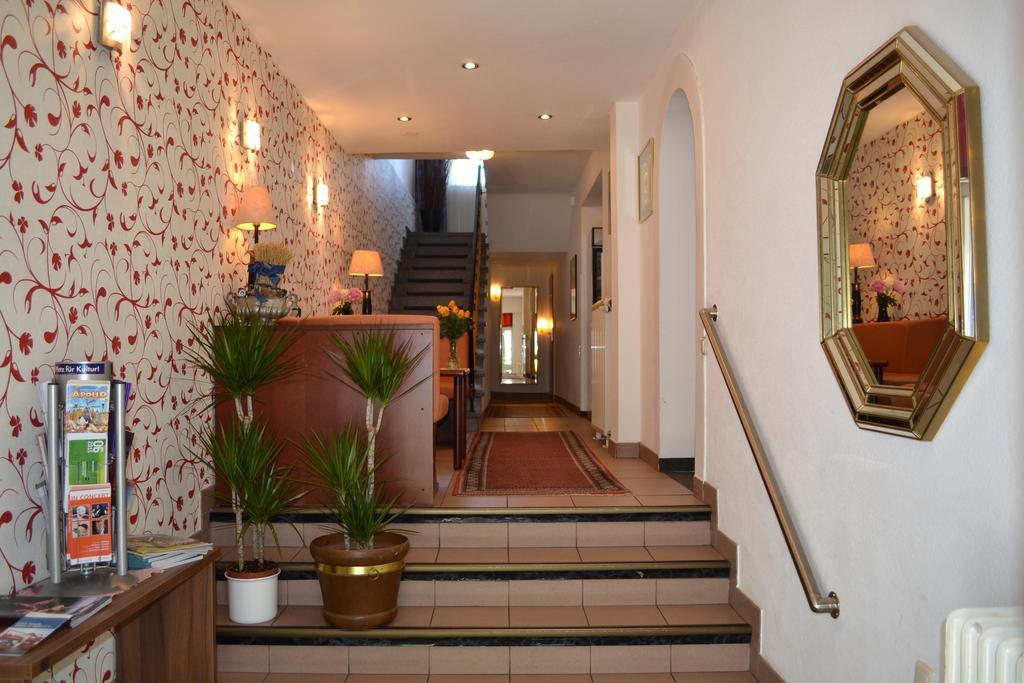 Hotel Minerva Garni Дюссельдорф Экстерьер фото